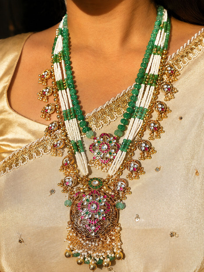 Light green Jadtar Kundan Necklace Set with Floral Motis