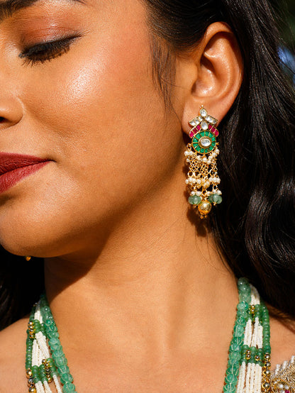 Light green Jadtar Kundan Necklace Set with Floral Motis